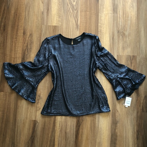 Trouve Tops - NWT Trouve Sequence Metallic Blouse M